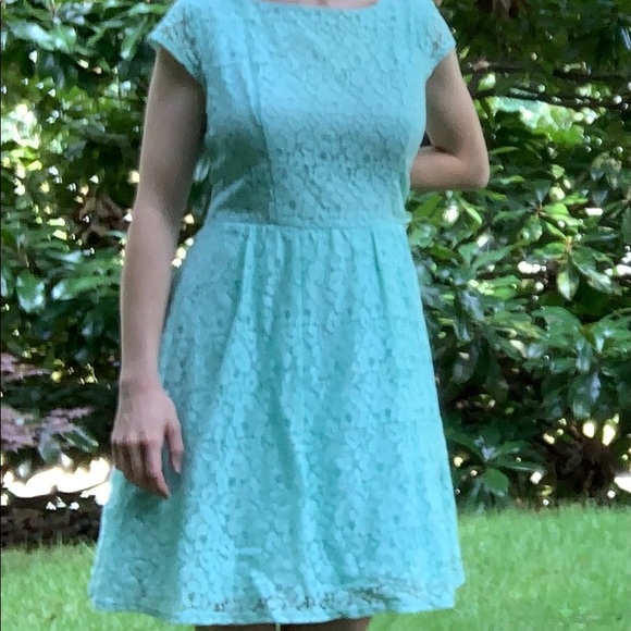 *Donated* Vintage 1950s Inspired Blue Lace Dress with Capped Sleeves and Tulle - Picture 3 of 4